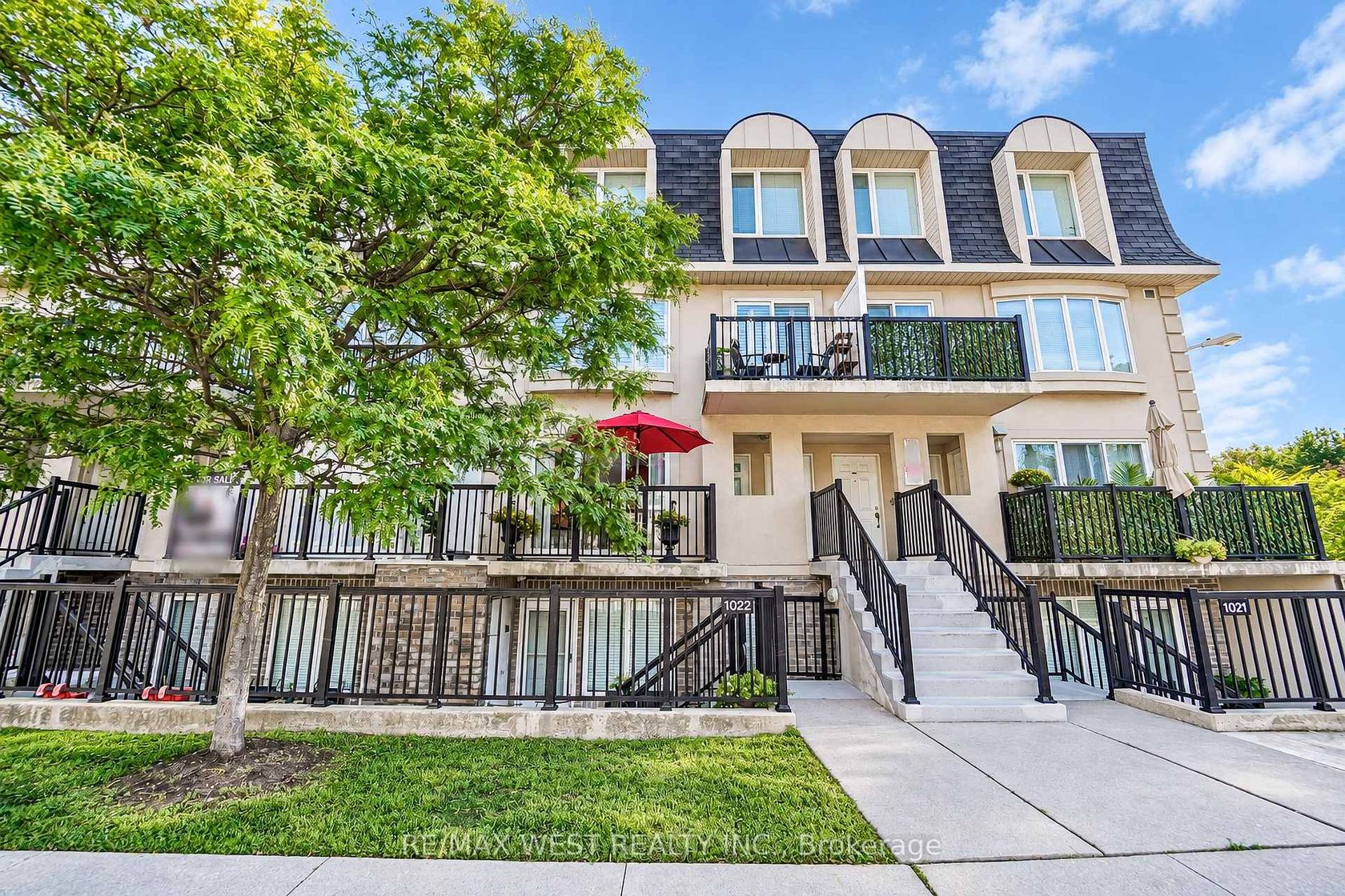 2066 - 65 George Appleton Way, CFB, Toronto photo number 2
