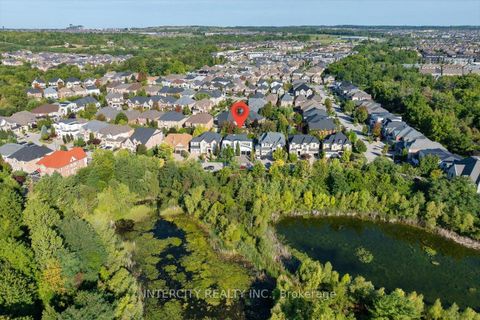 Photo 4 at 102 Cook's Mill Crescent, Patterson, Vaughan