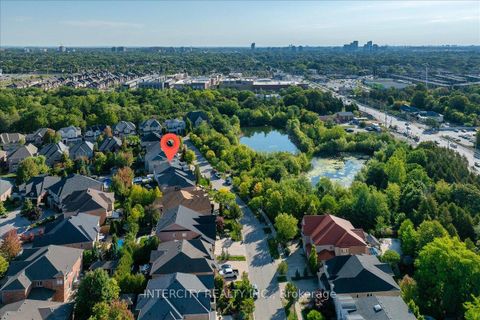Photo 5 at 102 Cook's Mill Crescent, Patterson, Vaughan