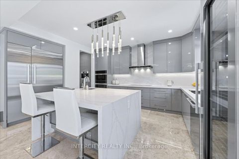 Photo 17 at 102 Cook's Mill Crescent, Patterson, Vaughan
