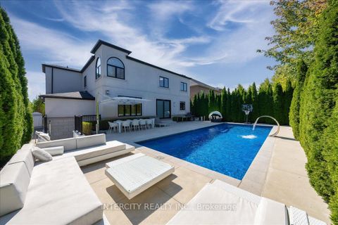 Photo 47 at 102 Cook's Mill Crescent, Patterson, Vaughan