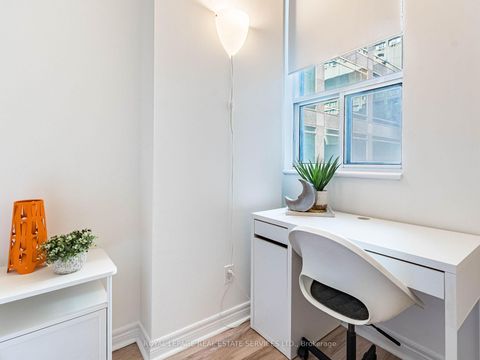 Photo 11 at 802 - 55 Bloor Street E, Yonge Corridor, Toronto