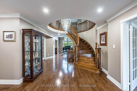 Photo 8 at 104 Cartwright Boulevard, East Woodbridge, Vaughan