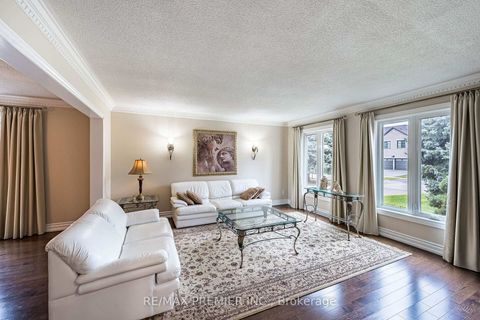 Photo 9 at 104 Cartwright Boulevard, East Woodbridge, Vaughan