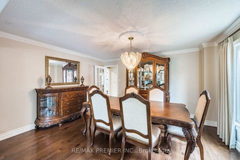 Photo 11 at 104 Cartwright Boulevard, East Woodbridge, Vaughan