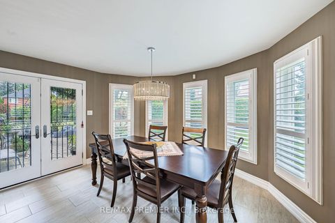 Photo 18 at 104 Cartwright Boulevard, East Woodbridge, Vaughan
