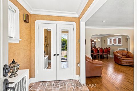 Photo 5 at 12 Fairside Avenue, East York, Toronto