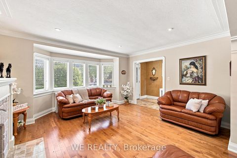 Photo 7 at 12 Fairside Avenue, East York, Toronto
