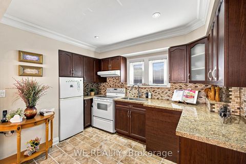 Photo 11 at 12 Fairside Avenue, East York, Toronto