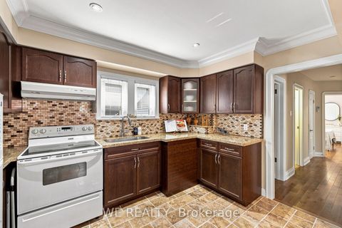 Photo 12 at 12 Fairside Avenue, East York, Toronto