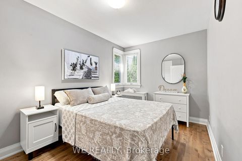 Photo 15 at 12 Fairside Avenue, East York, Toronto