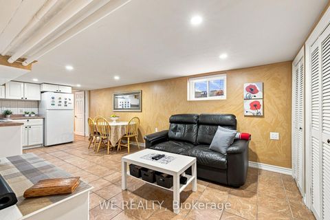 Photo 21 at 12 Fairside Avenue, East York, Toronto