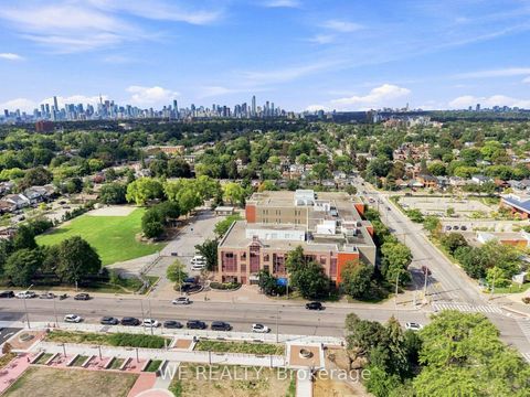 Photo 46 at 12 Fairside Avenue, East York, Toronto