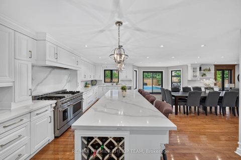 Photo 9 at 155 Dianawood Ridge, East Woodbridge, Vaughan