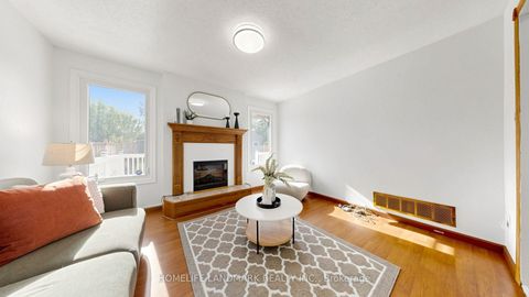 Photo 10 at 3 Montague Place, Steeles, Toronto