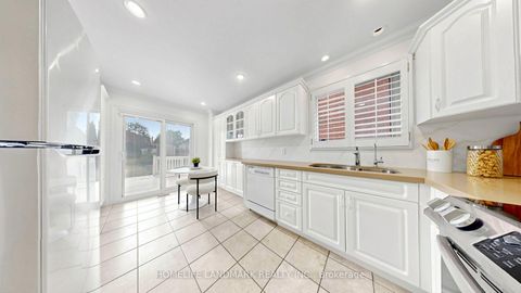 Photo 12 at 3 Montague Place, Steeles, Toronto
