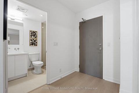 Photo 3 at 1710 - 88 Harbour Street, Waterfront Communities C1, Toronto