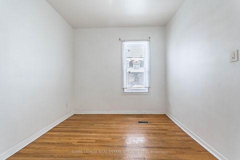 Photo 5 at 740 Lansdowne Avenue, Junction, Toronto
