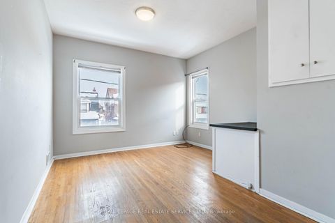 Photo 10 at 740 Lansdowne Avenue, Junction, Toronto