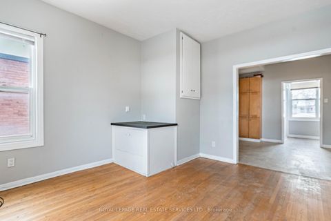 Photo 11 at 740 Lansdowne Avenue, Junction, Toronto