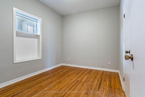 Photo 12 at 740 Lansdowne Avenue, Junction, Toronto