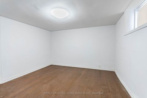 Photo 16 at 740 Lansdowne Avenue, Junction, Toronto