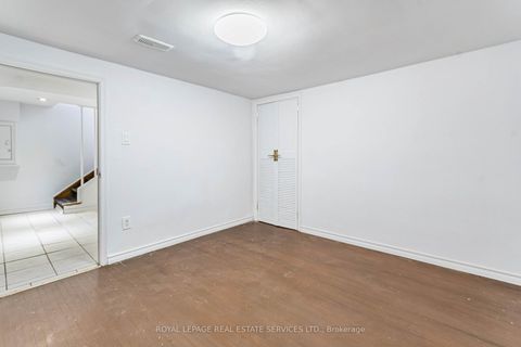 Photo 17 at 740 Lansdowne Avenue, Junction, Toronto