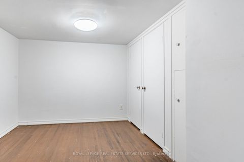 Photo 18 at 740 Lansdowne Avenue, Junction, Toronto