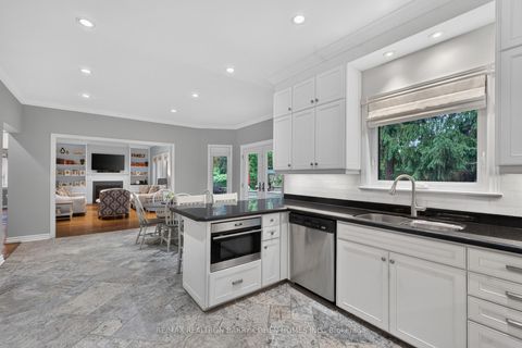 Photo 8 at 110 Upper Canada Drive, Windfields, Toronto