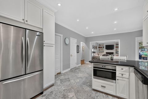 Photo 14 at 110 Upper Canada Drive, Windfields, Toronto