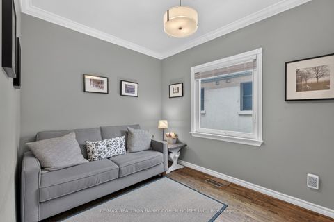 Photo 16 at 110 Upper Canada Drive, Windfields, Toronto
