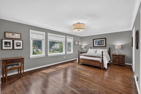 Photo 19 at 110 Upper Canada Drive, Windfields, Toronto