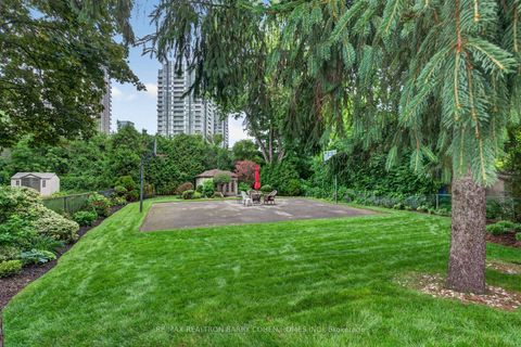 Photo 34 at 110 Upper Canada Drive, Windfields, Toronto
