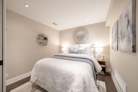 Photo 20 at 3 Castle Frank Road, Moore Park, Toronto