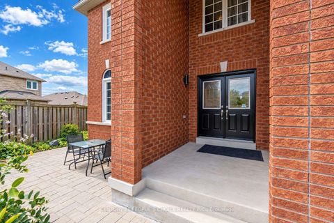 Photo 7 at 4 IMPERIAL CROWN Lane, Shore, Barrie