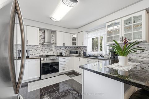 Photo 15 at 4 IMPERIAL CROWN Lane, Shore, Barrie