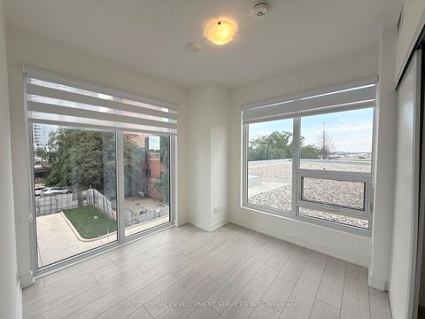 Photo 11 at 321 - 2033 Kennedy Road, Malvern West, Toronto