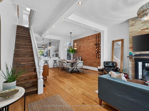 Photo 2 at 28 Robinson Street, Bellwoods, Toronto