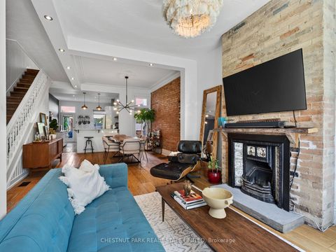 Photo 4 at 28 Robinson Street, Bellwoods, Toronto