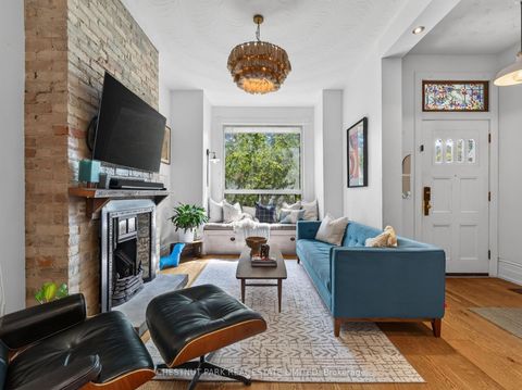 Photo 6 at 28 Robinson Street, Bellwoods, Toronto