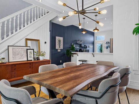 Photo 8 at 28 Robinson Street, Bellwoods, Toronto