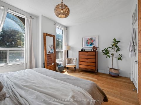 Photo 20 at 28 Robinson Street, Bellwoods, Toronto