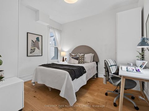 Photo 21 at 28 Robinson Street, Bellwoods, Toronto