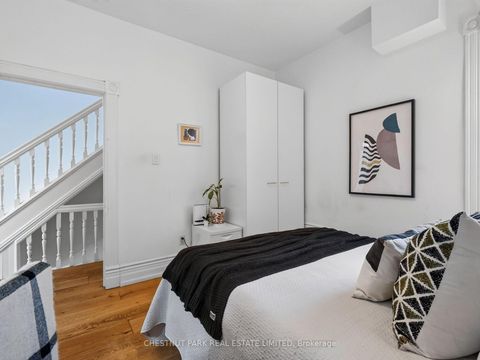 Photo 22 at 28 Robinson Street, Bellwoods, Toronto