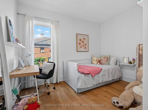 Photo 24 at 28 Robinson Street, Bellwoods, Toronto