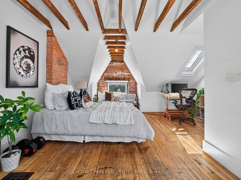 Photo 28 at 28 Robinson Street, Bellwoods, Toronto