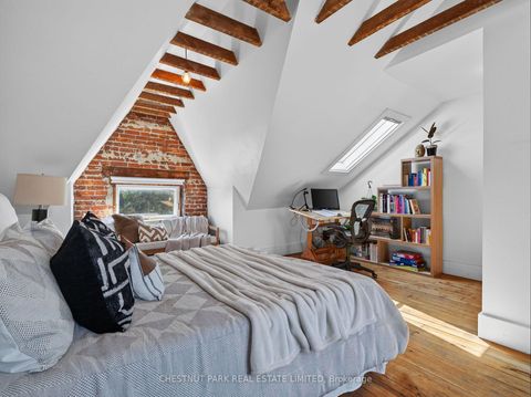 Photo 29 at 28 Robinson Street, Bellwoods, Toronto