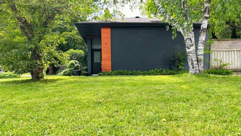 Photo 2 at 1 Willis Drive, Aurora Highlands, Aurora
