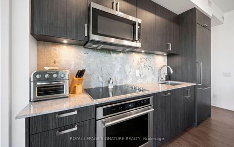 Photo 14 at 526 - 280 Howland Avenue, Annex, Toronto