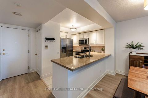 Photo 4 at 708 - 5 Northtown Way, Willowdale East, Toronto